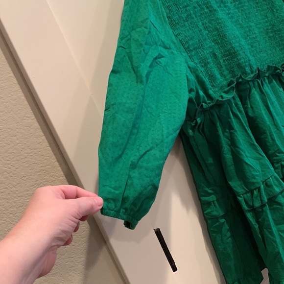 Kelly Green 💚 Ruffle Top - Picture 4 of 5